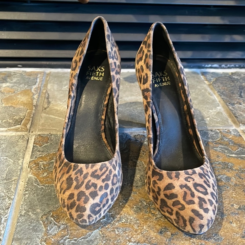 Saks Fifth Ave suede cheetah print heels size 7.5